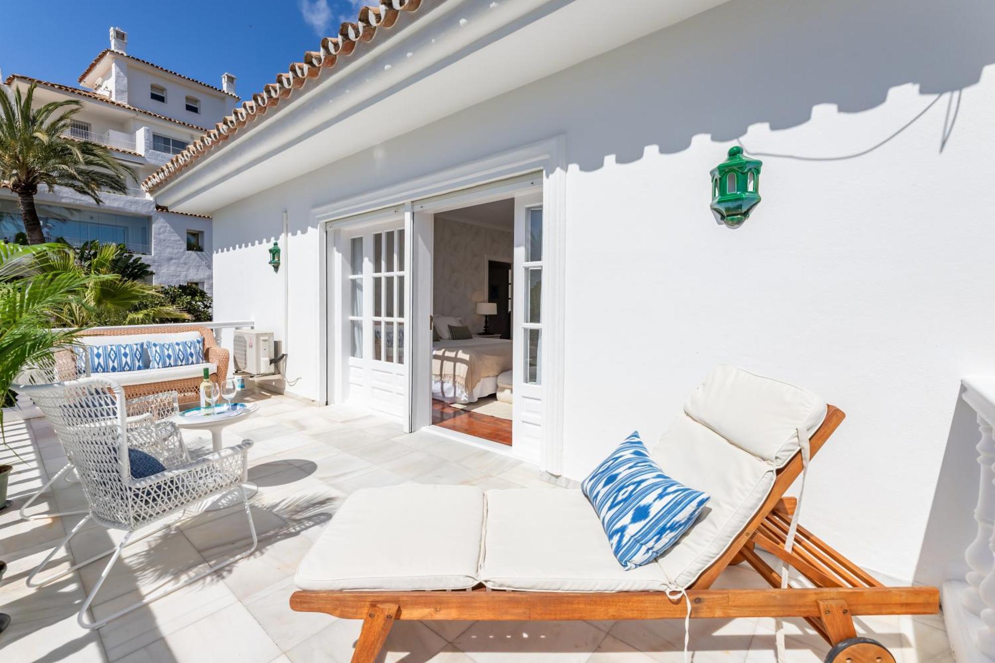 Aurora Boutique House - Only Adults Bed & Breakfast Marbella Exterior photo